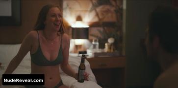 HANNAH EINBINDER nude in Hacks
