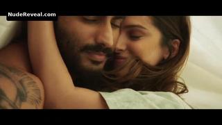 TARA SUTARIA nude in Ek Villain Returns