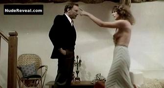 STEFANIA SANDRELLI nude in Le voyage de noces