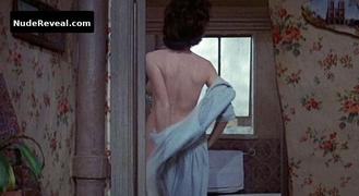 SHIRLEY MACLAINE nude in Irma la Douce