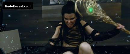 ELIZABETH BANKS nude in Power Rangers