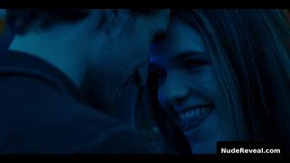 BEATRIZ LINHALES nude in Desperate Lies