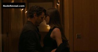 DAKOTA JOHNSON nude in Materialists