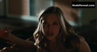 AMANDA SEYFRIED nude in Chloe