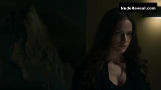 KELLY OVERTON nude in Van Helsing