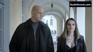 ANGELINA PAHOMOVA nude in Chyornoye Oblako