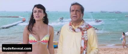 MANDANA KARIMI nude in Kya Kool Hain Hum 3