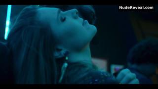 BEATRIZ LINHALES nude in Desperate Lies