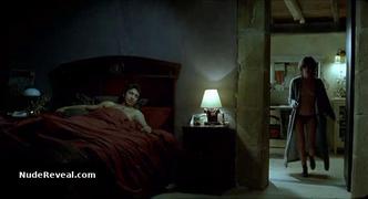 IRENE JACOB nude in La educacion de las hadas
