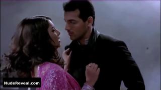 BIPASHA BASU nude in Dhan Dhana Dhan Goal