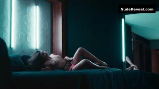 JULIA BYRRO nude in Verdades Secretas