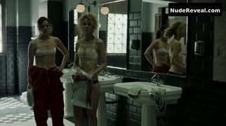 ESTHER ACEBO nude in La casa de papel
