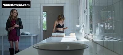 SAMANTHA SIQUEIROS nude in You Cannot Hide