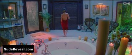 KAREENA KAPOOR nude in Bewafaa