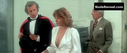 RAQUEL WELCH nude in L