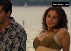 LISA RAY nude in Ball & Chain