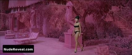 SHIRLEY MACLAINE nude in What a Way to Go!