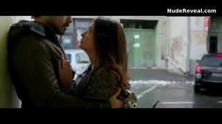 KRITI KHARBANDA nude in Raaz Reboot