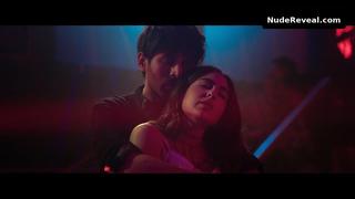 SARA ALI KHAN nude in Love Aaj Kal
