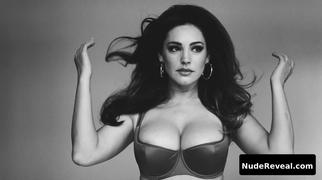 KELLY BROOK nude in Kelly Brook - 2015 Calendar Behind the Scenes