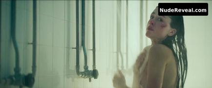 MARIIA NETAVROVANA nude in Free Falling