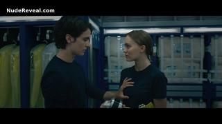 LILY-ROSE DEPP nude in Voyagers