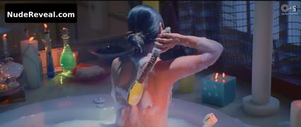 KAREENA KAPOOR nude in Bewafaa