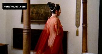 EDWIGE FENECH nude in La bella Antonia, prima Monica e poi Dimonia