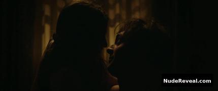 LAETITIA CASTA nude in Des lendemains qui chantent