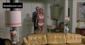 DYAN CANNON nude in The Anderson Tapes