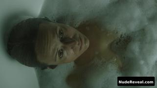 ITZIAR ITUNO nude in La casa de papel