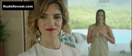 CLARA LAGO nude in Books & Drinks