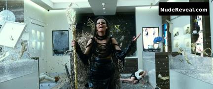 ELIZABETH BANKS nude in Power Rangers