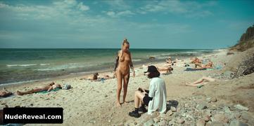 YULI OWIAK nude in Absolute Beginners