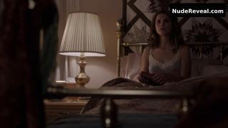 KERI RUSSELL nude in The Americans