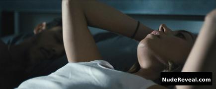 AUBREY PLAZA nude in Emily the Criminal