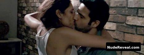ESHA GUPTA nude in Raaz 3: The Third Dimension