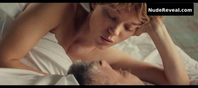 LEA SEYDOUX nude in Tromperie
