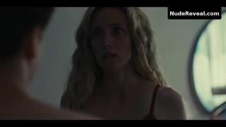EVELYNE BROCHU nude in Chouchou