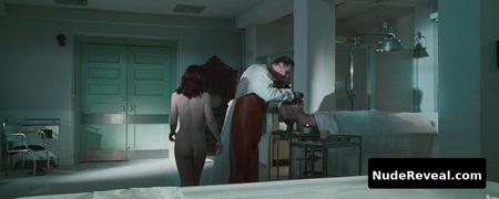 CHRISTINA RICCI nude in After.Life