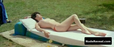 EDWIGE FENECH nude in Il Vizio Di Famiglia