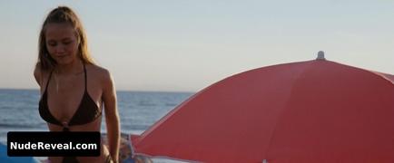 LOU LUTTIAU nude in Mektoub, My Love: Canto Uno
