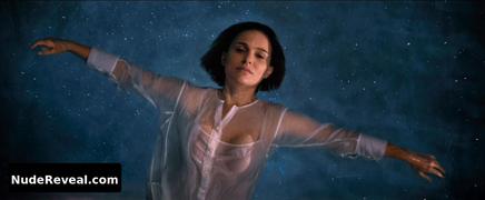 NATALIE PORTMAN nude in Lucy in the Sky