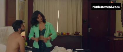 SHWETA TIWARI nude in Hum Tum And Them