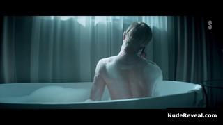 DARIYA MOROZ nude in Zhit zhizn