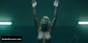 DANIELA SANTIAGO nude in Veneno