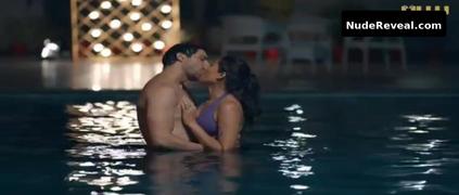 DONNA MUNSHI nude in Khoon Bhari Maang