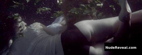 RUTH VEGA FERNANDEZ nude in Kiss Me