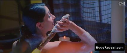 KAREENA KAPOOR nude in Bewafaa
