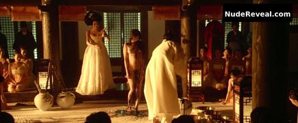 JI-YEON LIM nude in The Treacherous